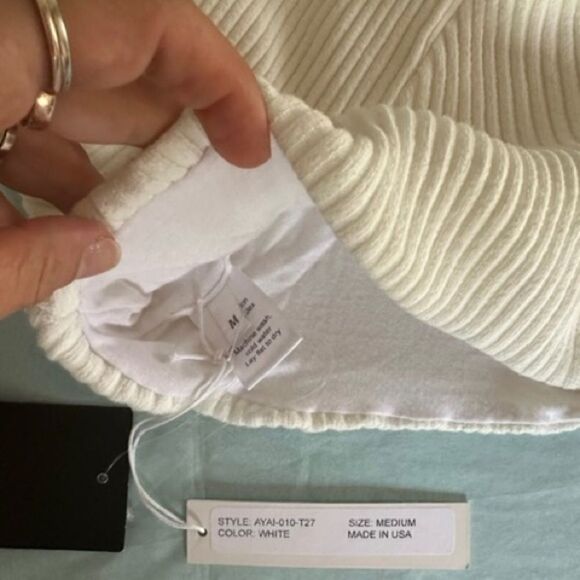 Are You Am I Kiern Top in White - Picture 6 of 7